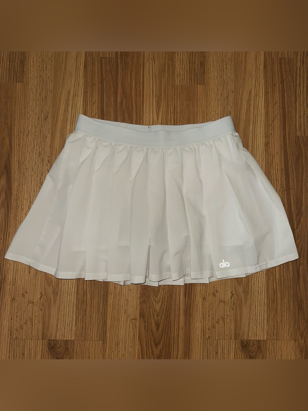 alo white skirt